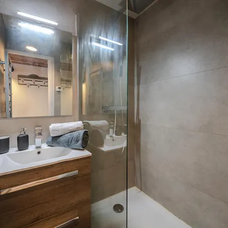 2 Avec Balcon Et Parking 公寓