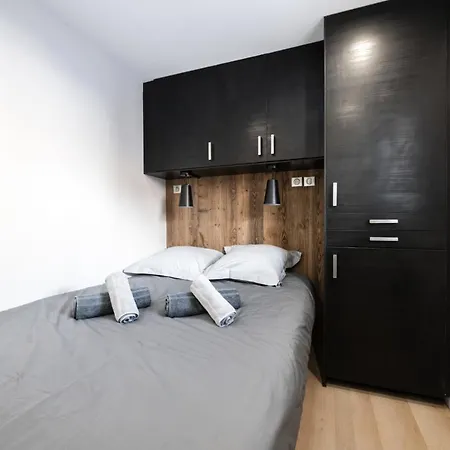 2 Avec Balcon Et Parking Apartman *